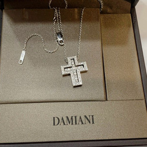 다미아니 남자 십자가 목걸이 벨에포크 미듐 라지 이미지