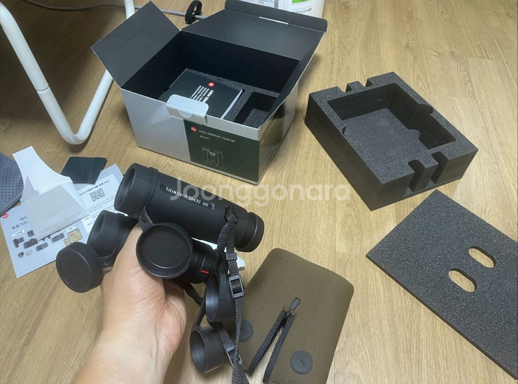 라이카 트리노비드 10x32 HD 쌍안경--0