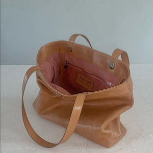 minitmute 미닛뮤트 캐비어 카멜 토트 단종제품