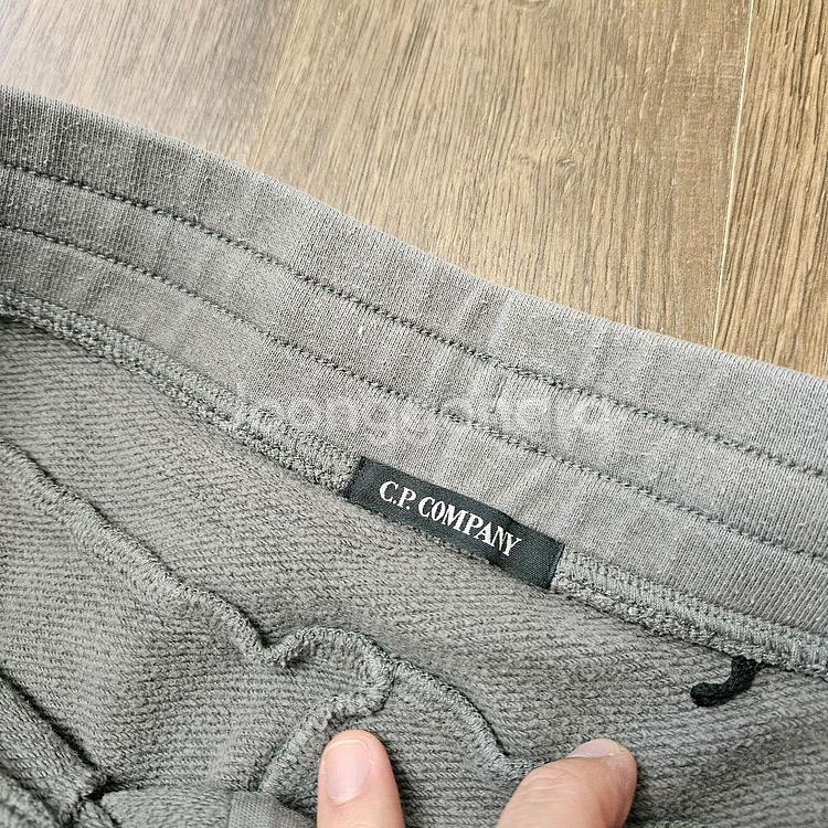 C.P. 컴퍼니 그레이 조거 트레이닝 바지 L(34)--2