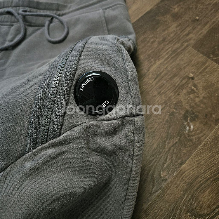 C.P. 컴퍼니 그레이 조거 트레이닝 바지 L(34)--10