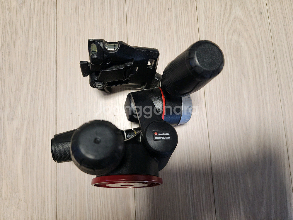 맨프로토 MT055XPRO3 삼각대,맨프로토 MHXPRO-3W 헤드 팝니다.--4