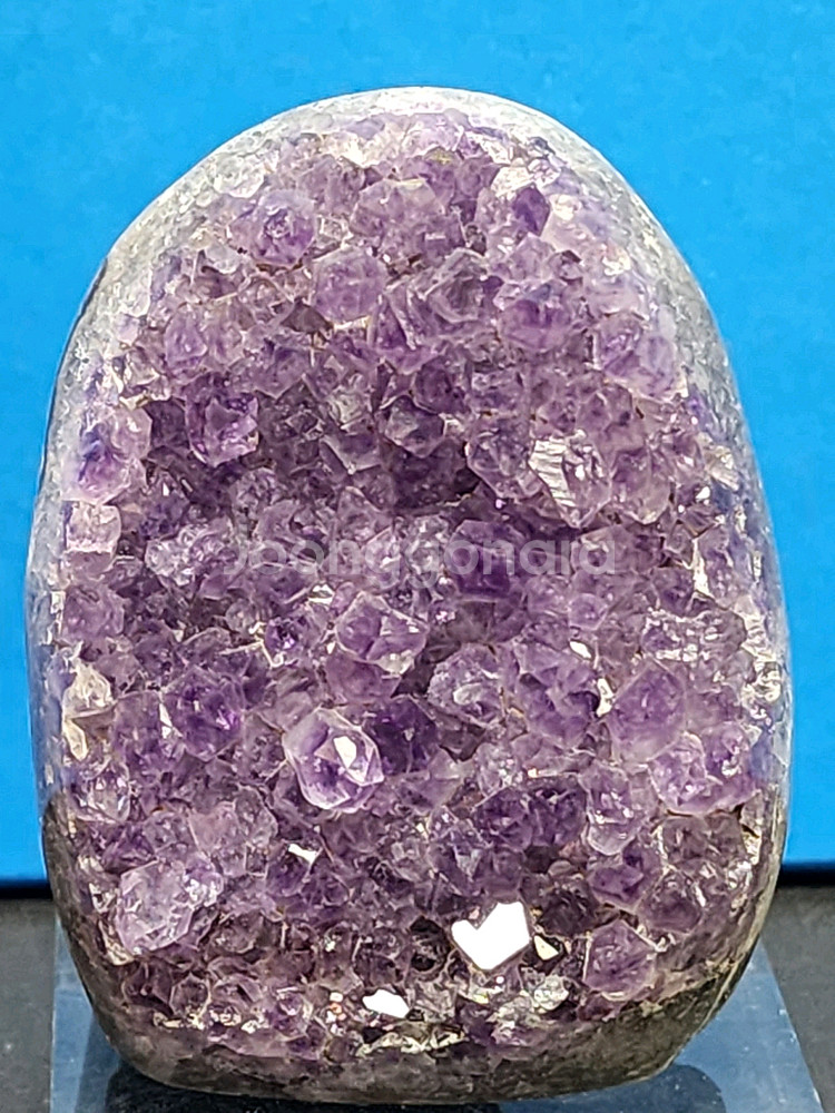 천연 자수정 원석+받침대--1