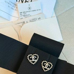 샤넬 25p 하트 cc로고 귀걸이 (ABF482B19984NAFTZ)