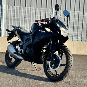 혼다cbr125r 13년식 3만km 흑마 깔끔한 차량 저렴히 판매 이미지