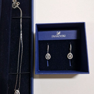 스와로브스키 목걸이 귀걸이 세트 판매합니다