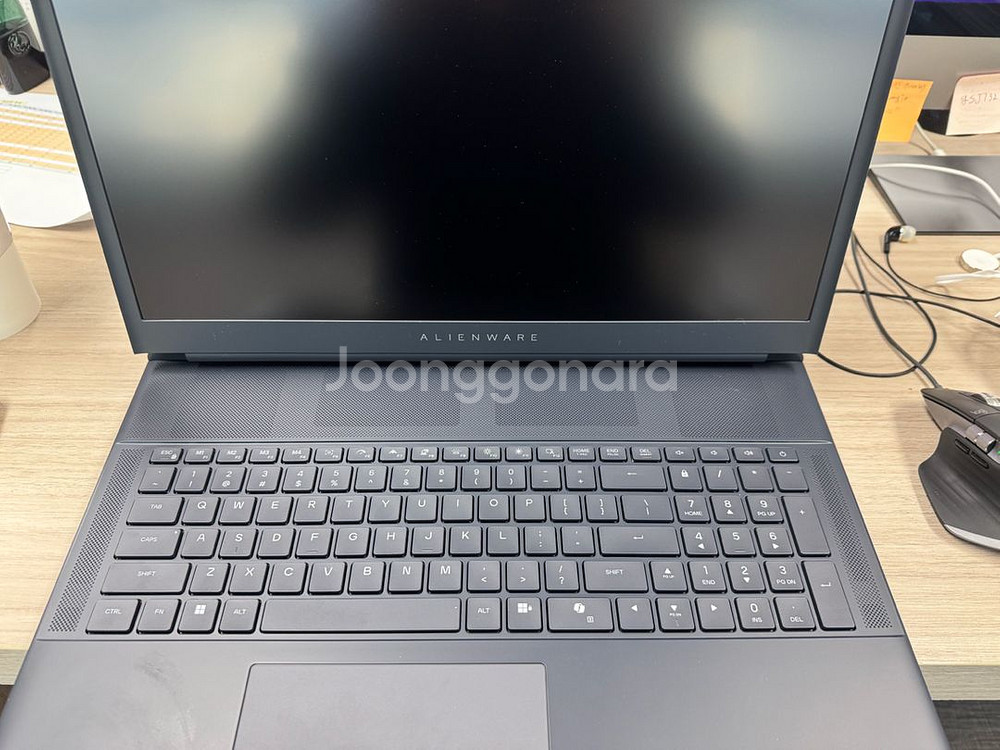 에일리언웨어18인치 rtx5090 게이밍 노트북 (거의신품)--2