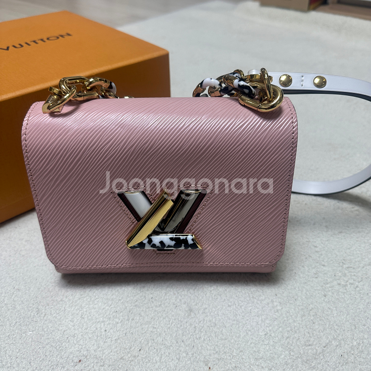 루이비통 트위스트 가방 PM 백 (풀박스)--1