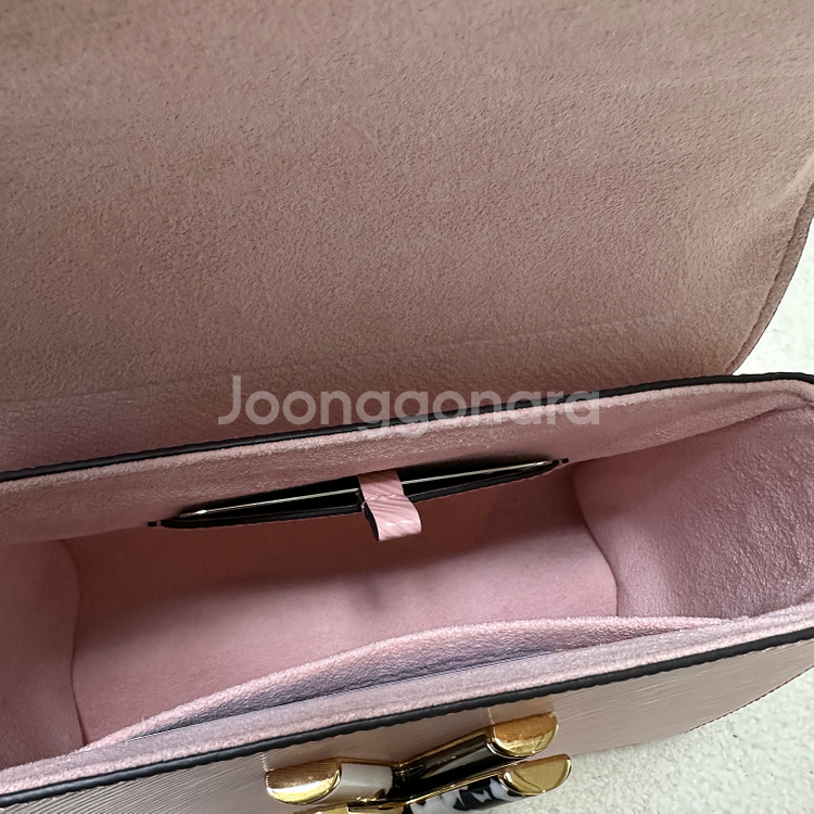 루이비통 트위스트 가방 PM 백 (풀박스)--5