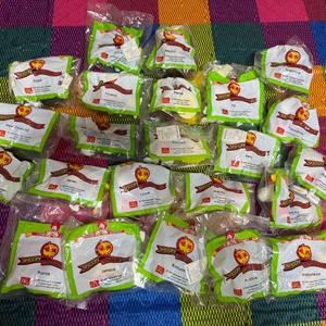 맥도날드 해피밀 스누피 월드투어 새상품 23종 일괄 판매합니다.