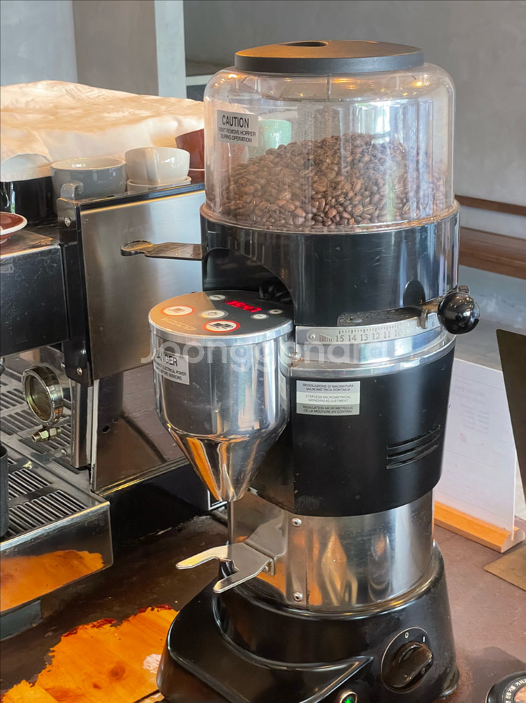 라마르조꼬 리네아 MP 에스프레소 머신 + 볼케이노 그라인더 세트--1