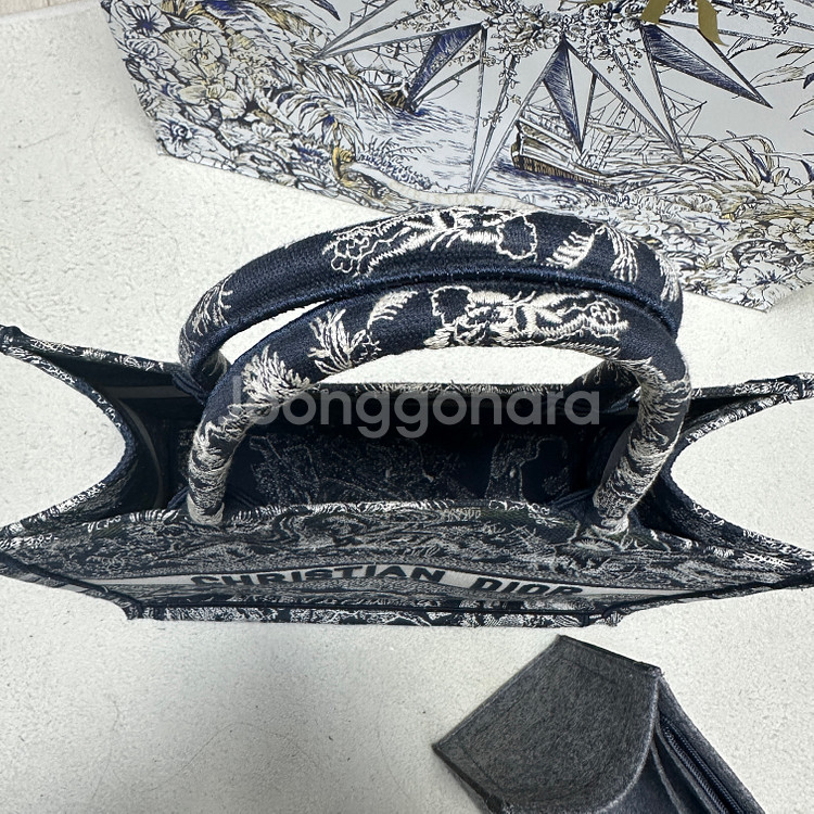 디올 북토트 미디엄백 _ 오블리크 패턴 (풀박스)--4