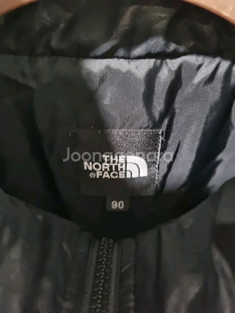 노스페이스 블랙 경량 패딩 자켓--3