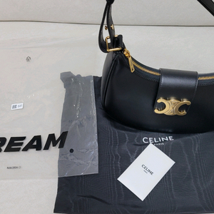 셀린느 트리옹프 아바 미디움 백 새상품