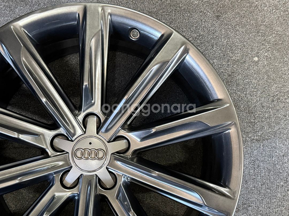 아우디 A7 정품 19인치 휠 낱개 1개 판매--1