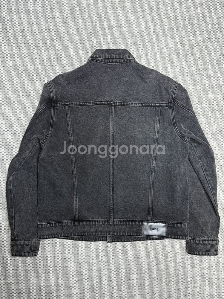 [46(100)] 준지 흑청 데님 트러커 자켓--8