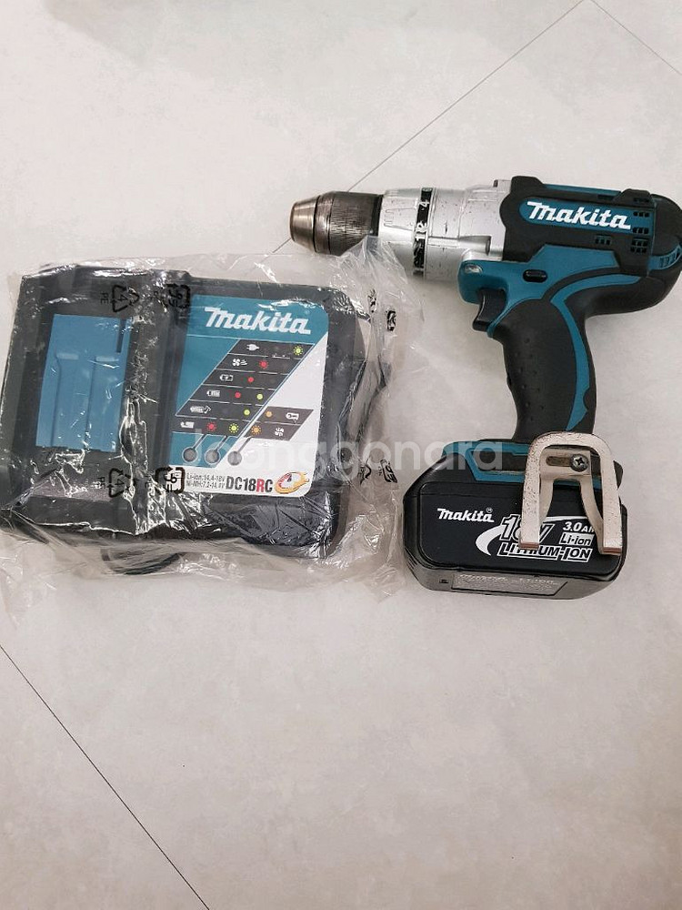 마끼다 충전드릴세트(충전기는 새상품)--0