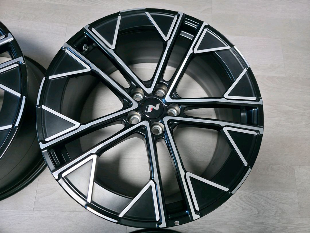 아이오닉5N 21인치 순정휠 1대분--2