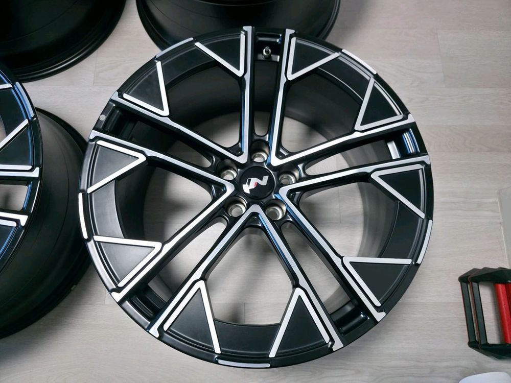 아이오닉5N 21인치 순정휠 1대분--4