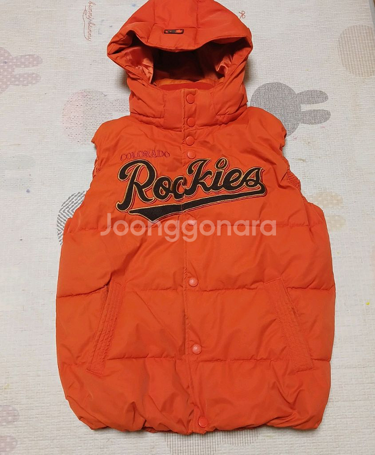 MLB 패딩 조끼 105사이즈 판매합니다--0