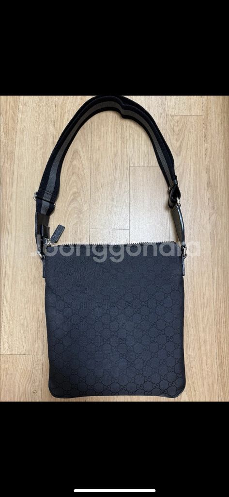 구찌 GG 수프림 크로스백--1