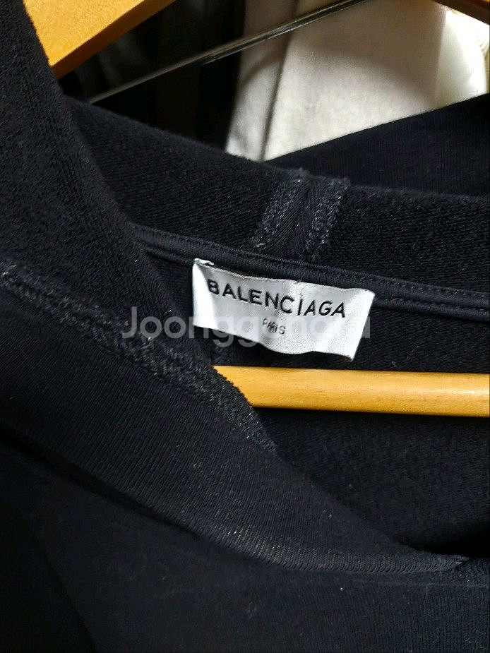 발렌시아가 스몰 로고 블랙 후드티 실측 105-110 백화점판--3