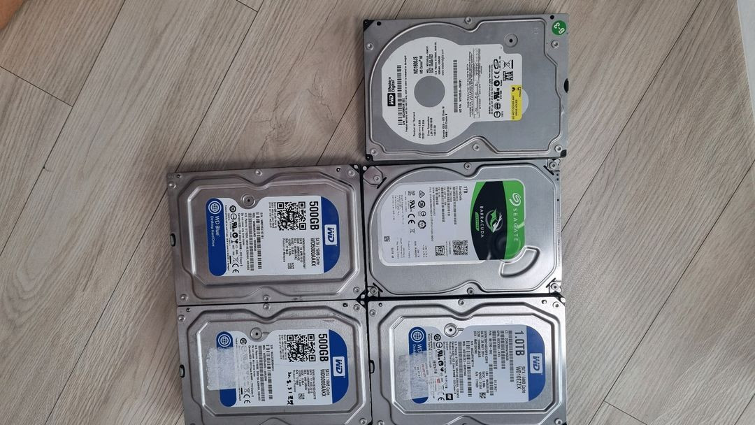 WD/SEAGATE 8TB 하드디스크 4개 세트 이미지