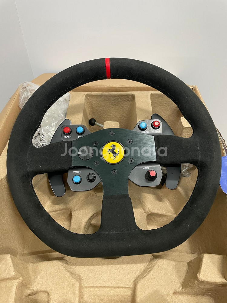 트러스트 마스터 T300RS GT 레이싱 휠 페라리에디션--2