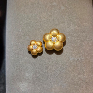 18k 골드 꽃 모티브 팬던트..각각판매가