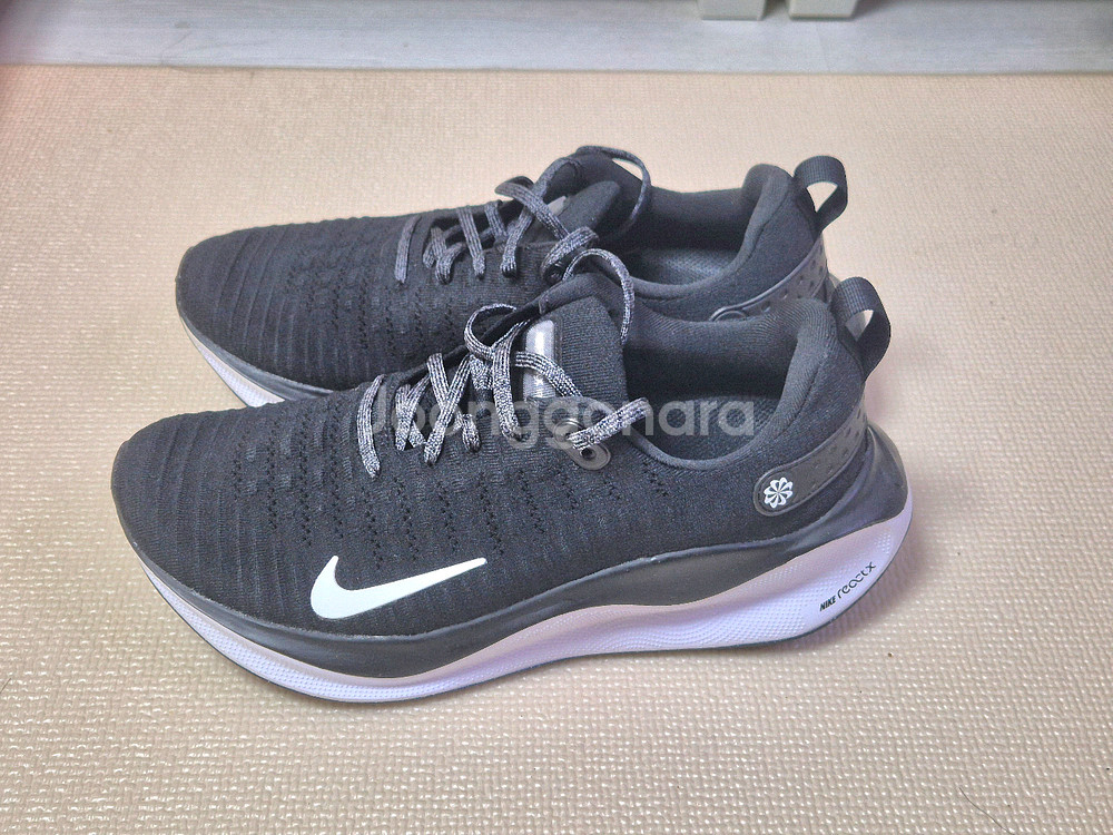 새제품 나이키 인피니티 런4 런닝화(270) 판매--0