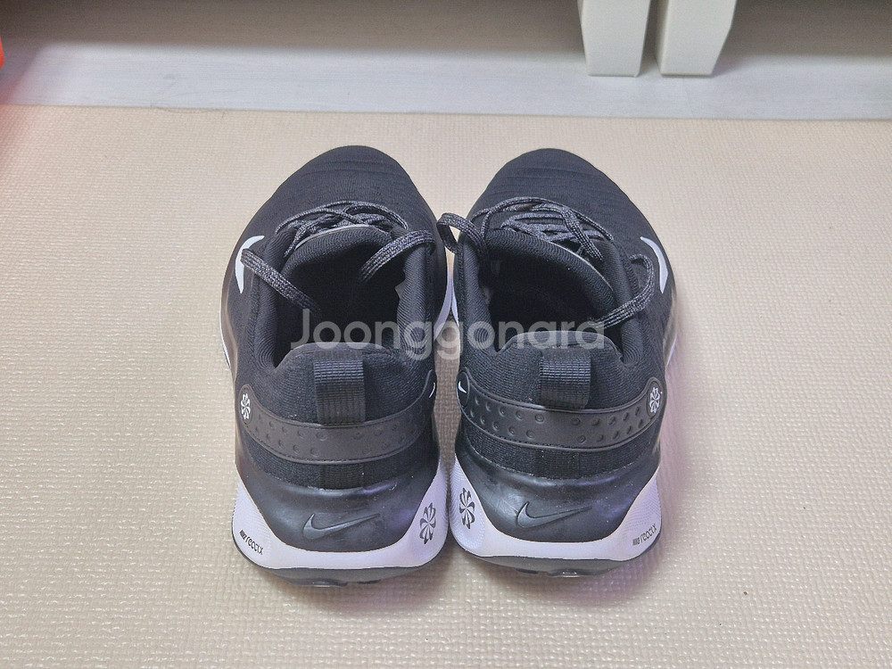 새제품 나이키 인피니티 런4 런닝화(270) 판매--2
