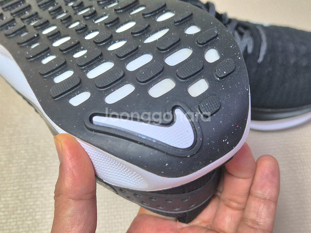 새제품 나이키 인피니티 런4 런닝화(270) 판매--6