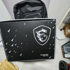 MSI TITAN GT77 hx13 노트북 판매합니다
