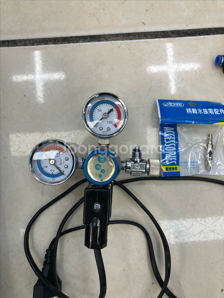 이탄 3.7리터 봄베 혜홍레귤레이터 수초풀셋트--2