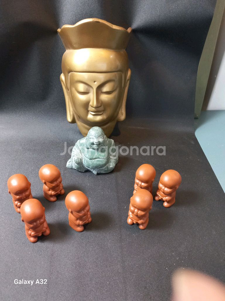 불상 세트 (보살과 암사자들)--0