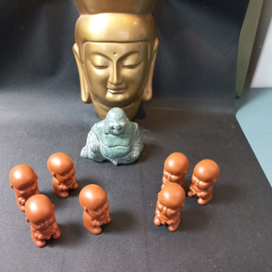 불상 세트 (보살과 암사자들)