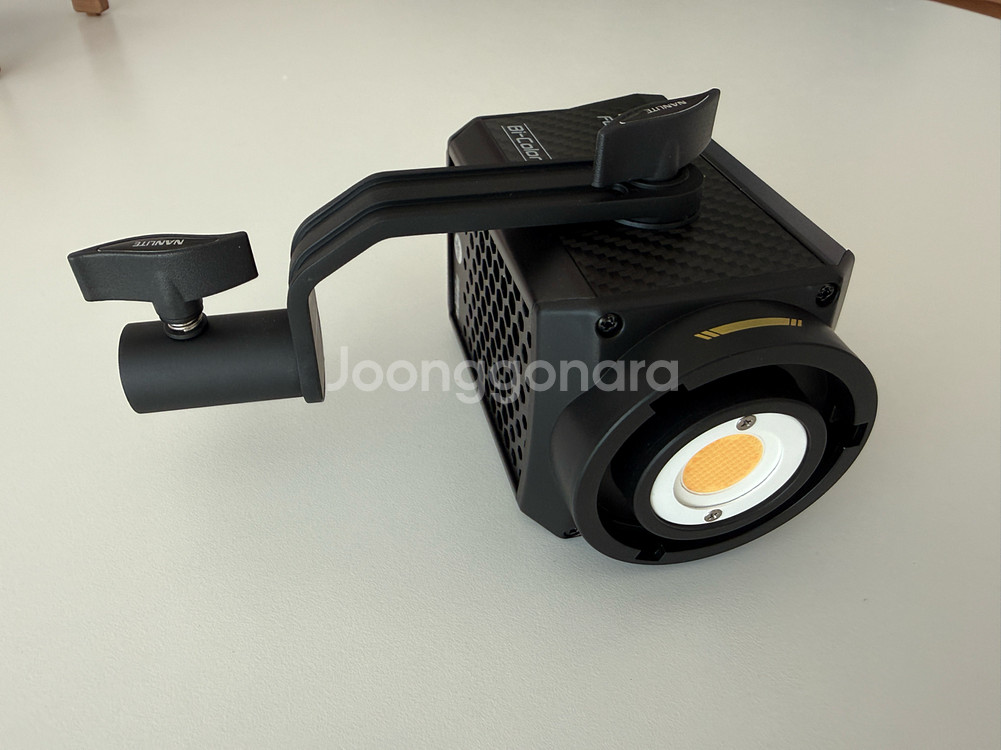 난라이트 포르자 60B + 파라볼릭 소프트박스--2