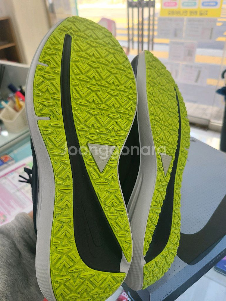 나이키 런닝화 에어 윈플로9 쉴드 265(방수화)--4