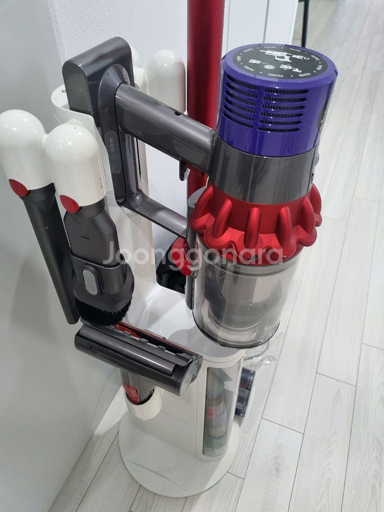 다이슨 V10 플러피 무선청소기--1