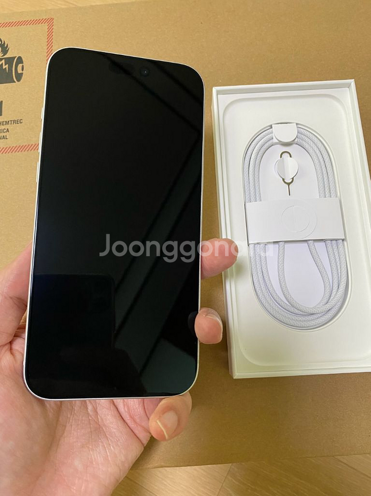 아이폰17프로 실버 256기가 미국판--1