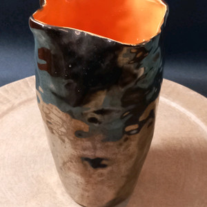 청동도지기 화병