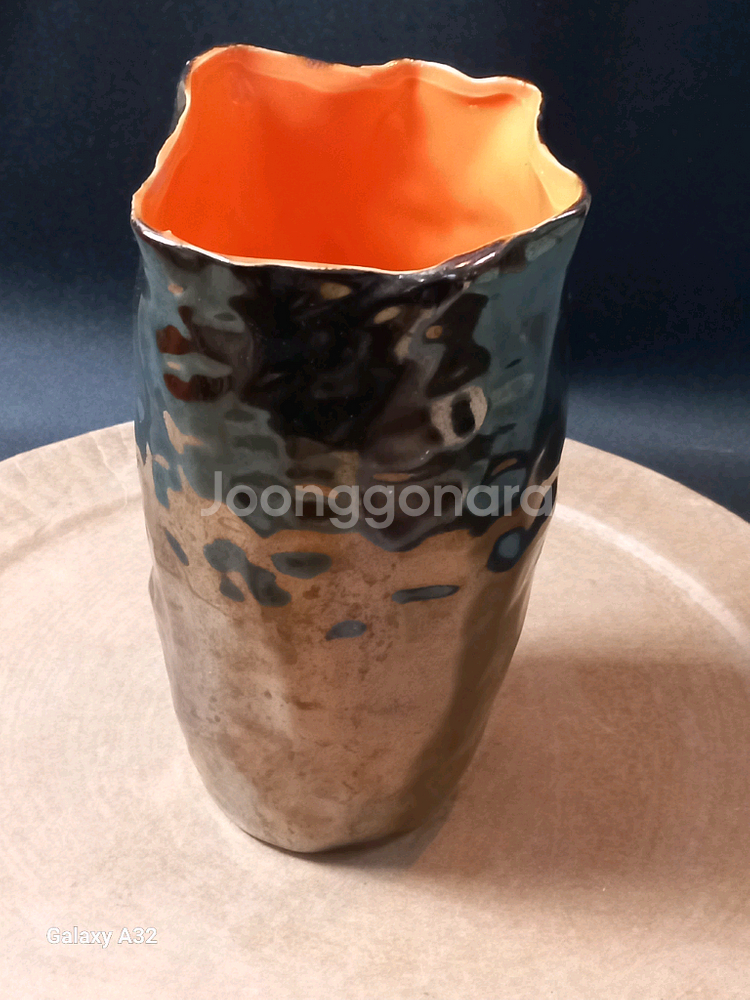 청동도지기 화병--1