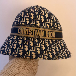 디올 오블리크 스타일 버킷햇