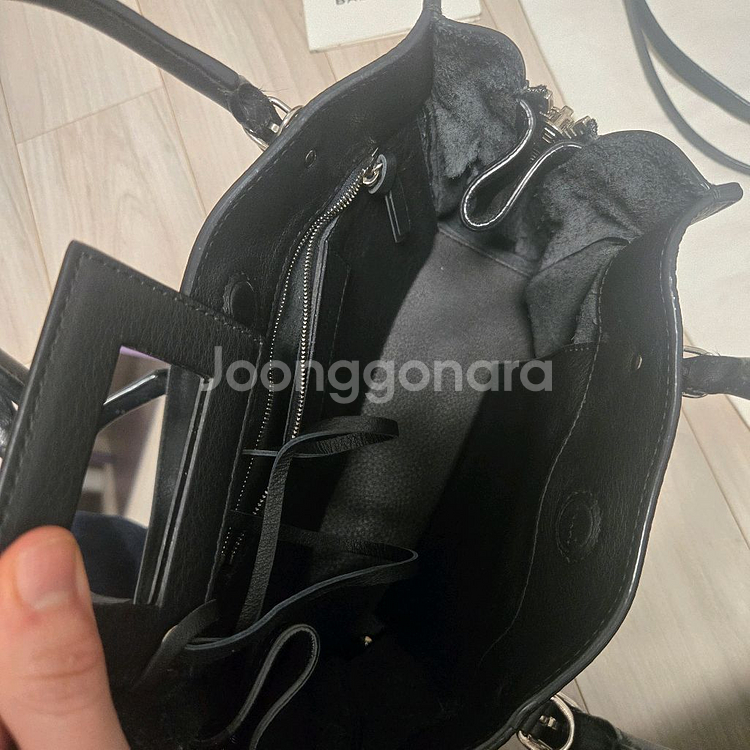 발렌시아가 여성 파피에르 A4 레더 토트백 크로스백 M--5