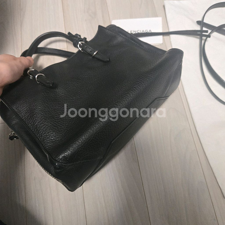 발렌시아가 여성 파피에르 A4 레더 토트백 크로스백 M--2