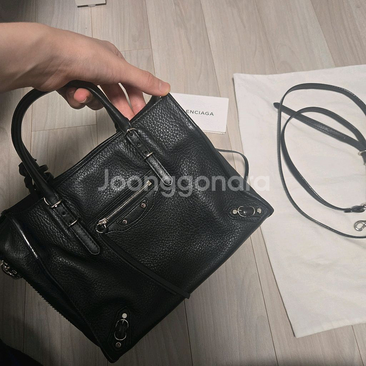 발렌시아가 여성 파피에르 A4 레더 토트백 크로스백 M--0