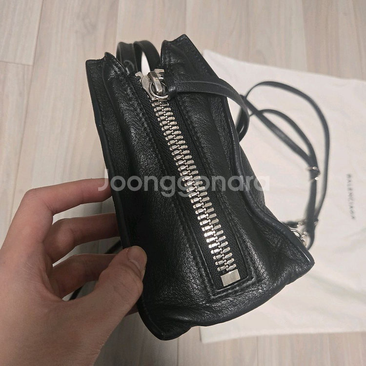 발렌시아가 여성 파피에르 A4 레더 토트백 크로스백 M--3