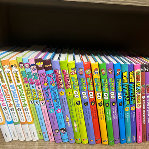 체리툰, 급식왕, 급식걸즈, 멍냥연구소 , 딸랑예술학교 등