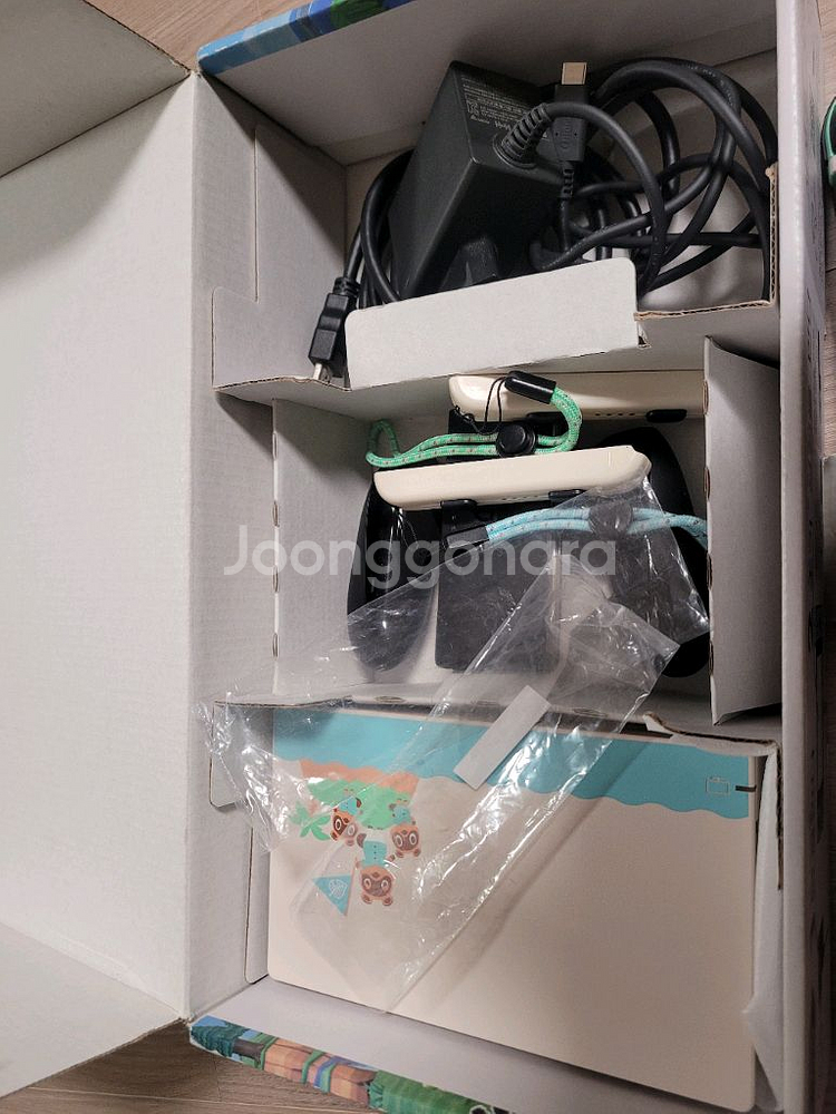 스위치 동물의숲 버전 배터리개선 박스풀셋 팔아요. 게임다수--6