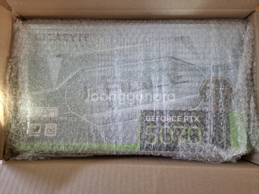 RTX 5070 기가바이트 EAGLE OC ICE SFF D7 12GB 그래픽카드 미개봉 새상품--0